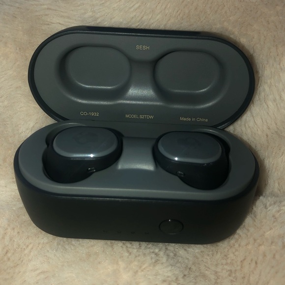 Skull Candy Sesh In Ear Headphones - Picture 4 of 5